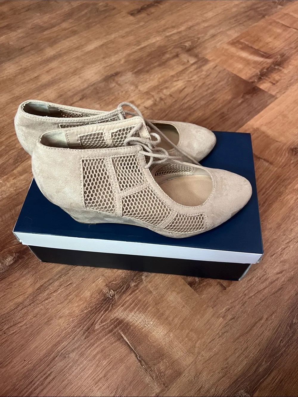Kaapri blue Taupe Suede wedges